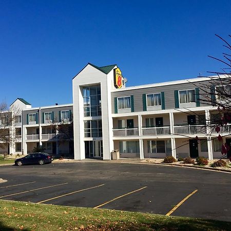 Super 8 By Wyndham Madison East Hotel Luaran gambar