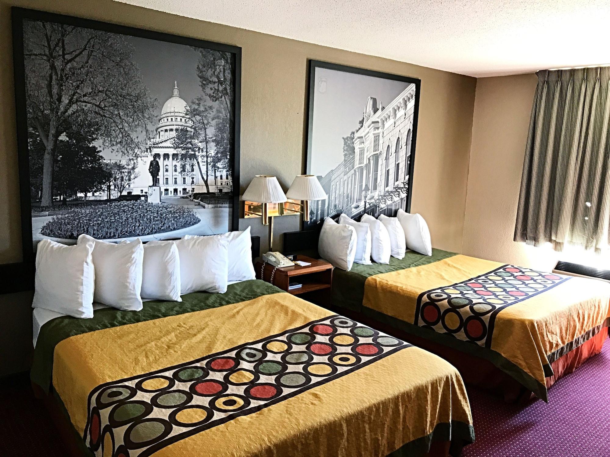 Super 8 By Wyndham Madison East Hotel Luaran gambar