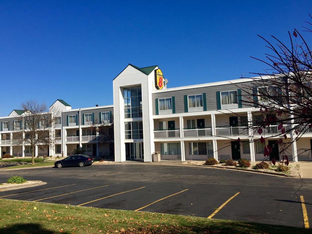 Super 8 By Wyndham Madison East Hotel Luaran gambar