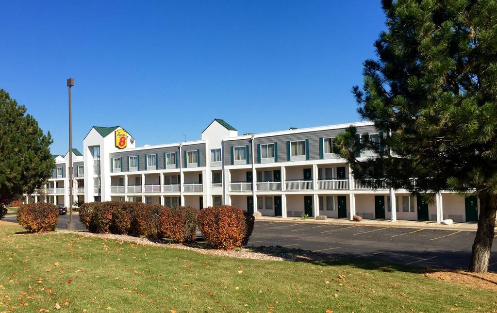 Super 8 By Wyndham Madison East Hotel Luaran gambar