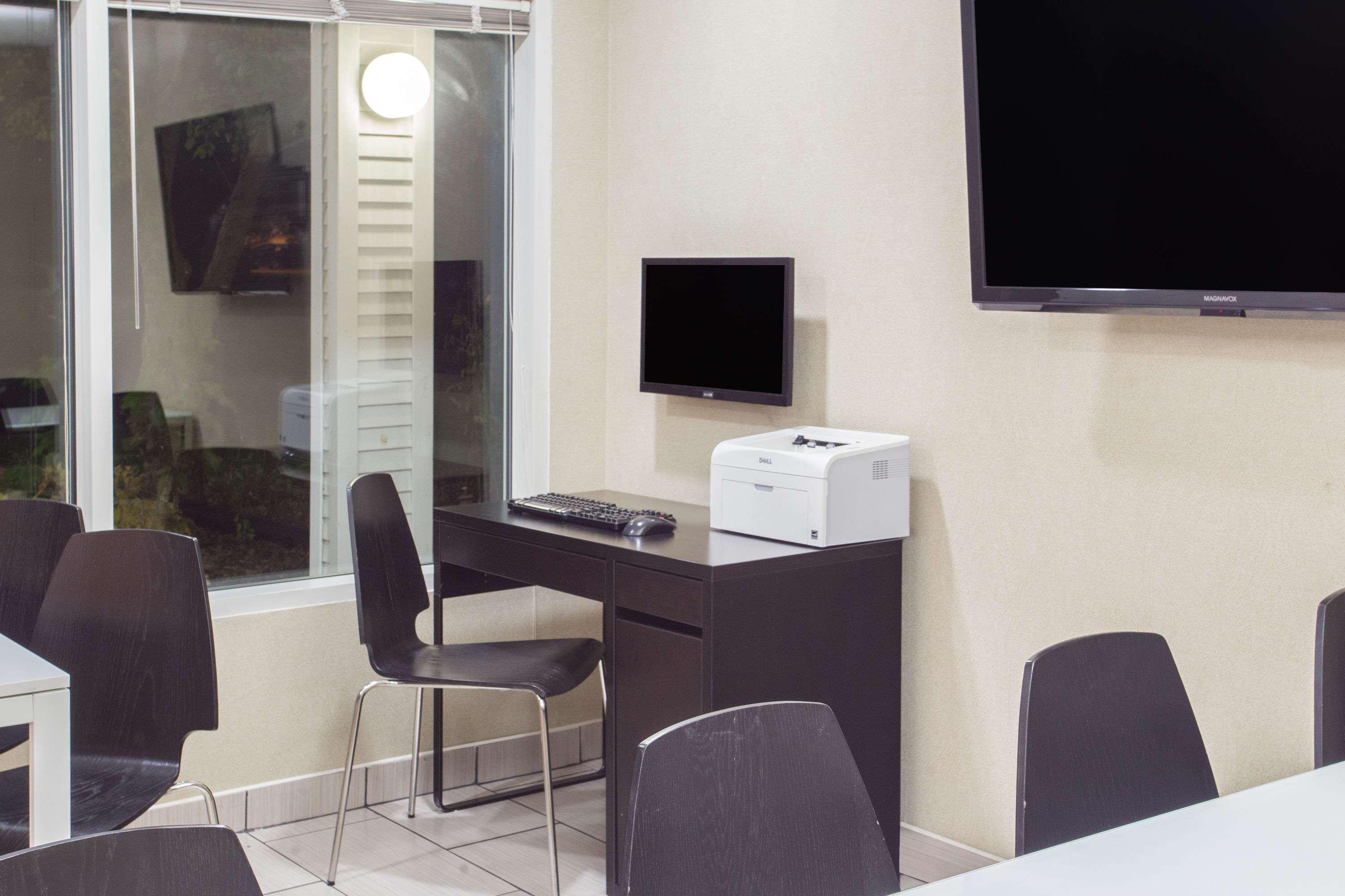 Super 8 By Wyndham Madison East Hotel Luaran gambar