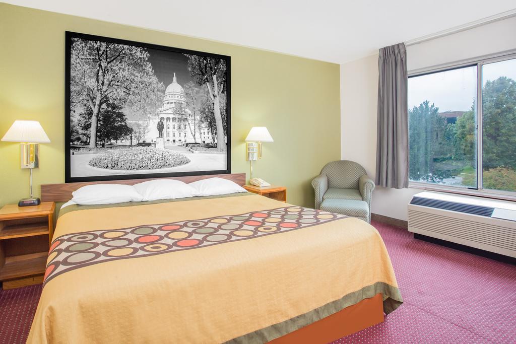 Super 8 By Wyndham Madison East Hotel Luaran gambar