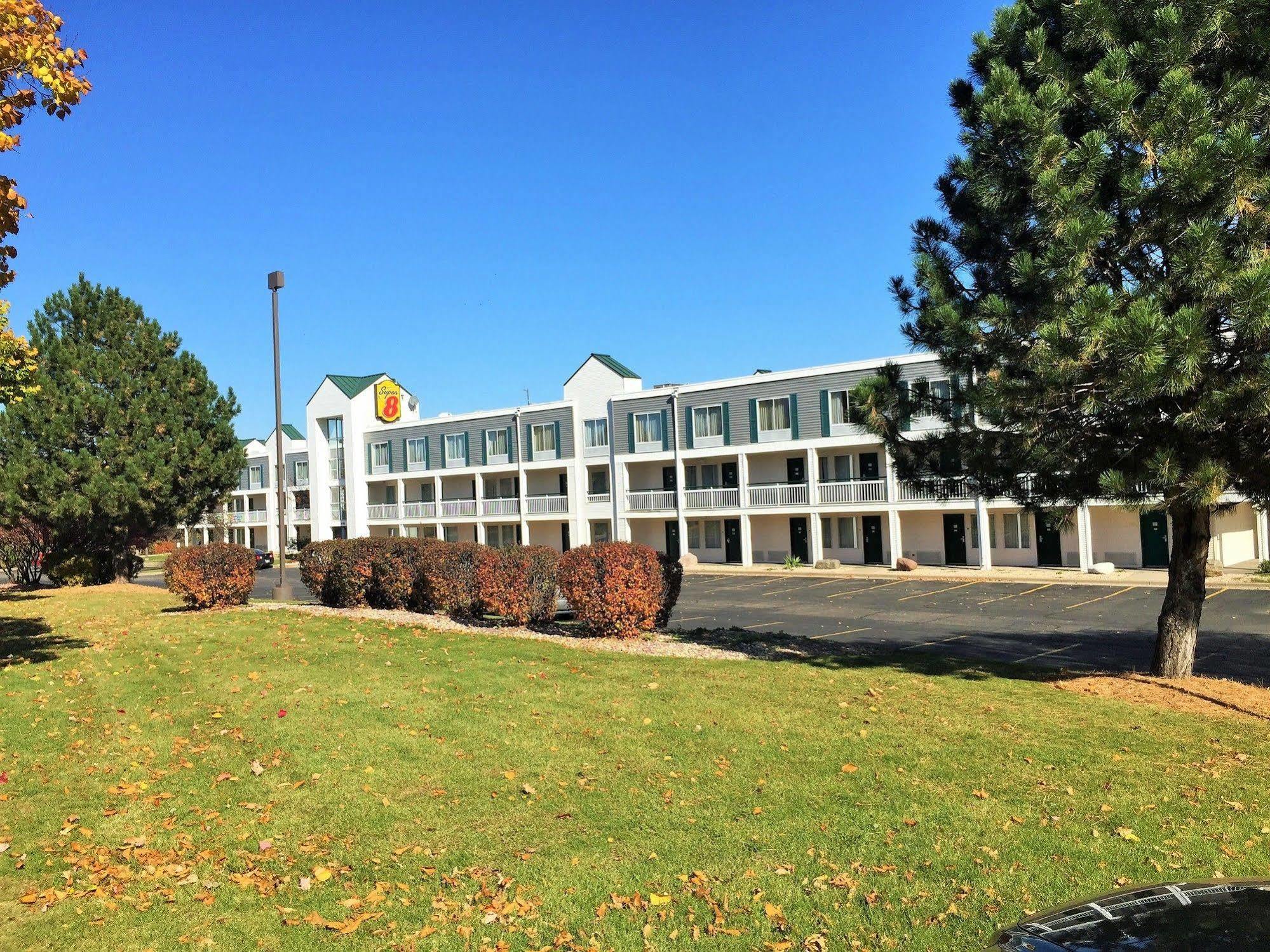 Super 8 By Wyndham Madison East Hotel Luaran gambar